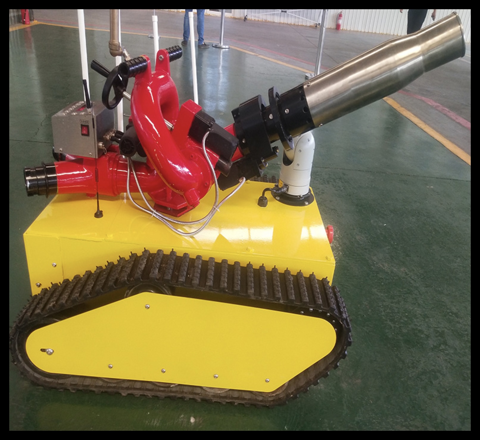 Small fire-fighting robot rubber track chassis for shopping malls and schools fire extinguisher special track chassis
