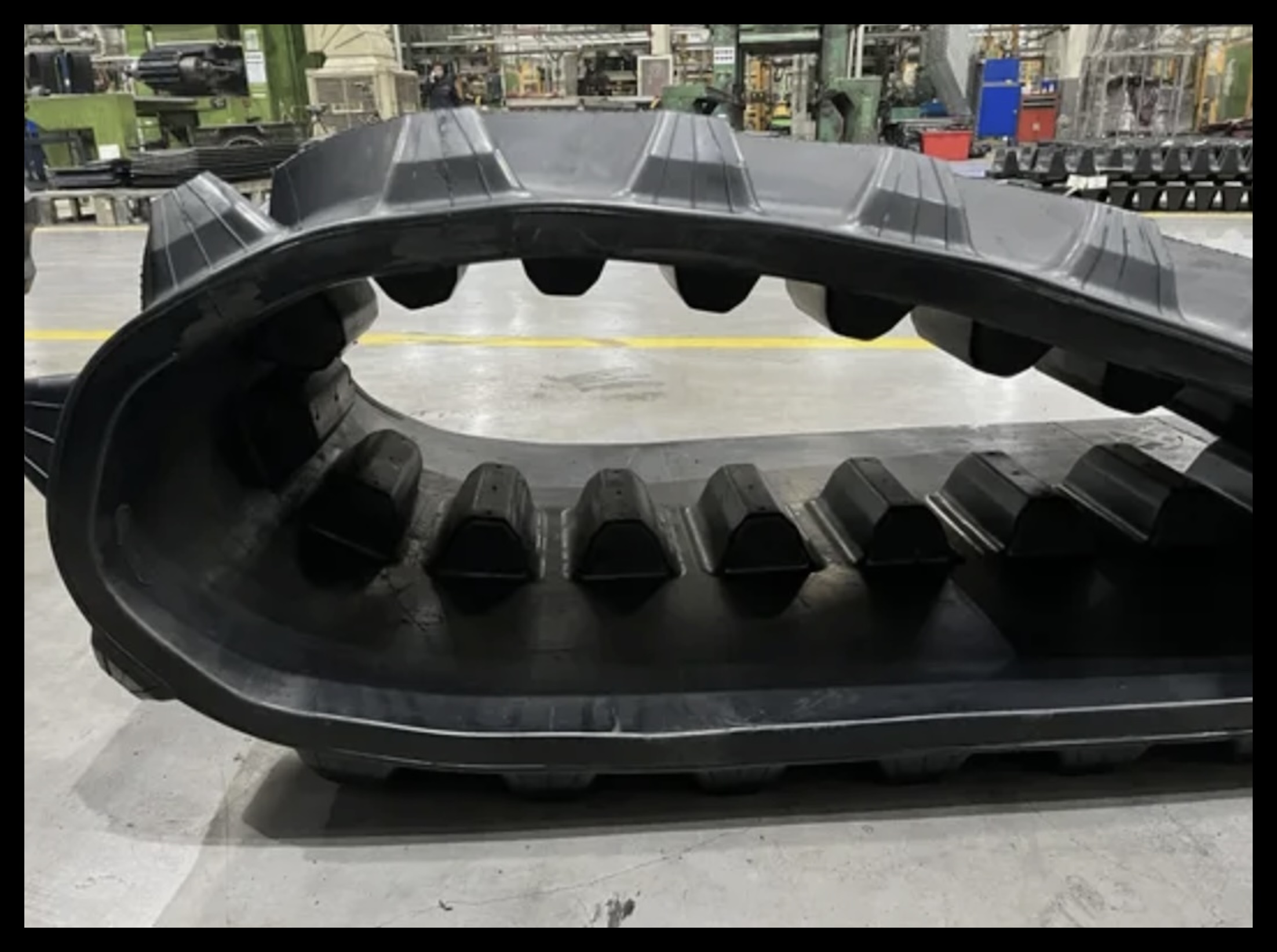High Quality Large Power Agricultural Farm Rubber Track for Agco Challenger Mt900 Mt938 Mt940 Mt943 Tractors