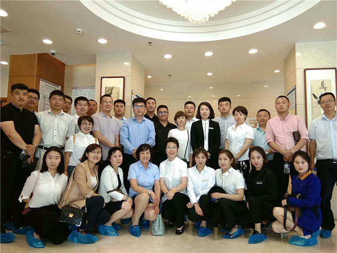 凝心聚力共谋发展 开拓进取谱写新章——吉林省泰德房地产开发公司全体员工到怡康园参观