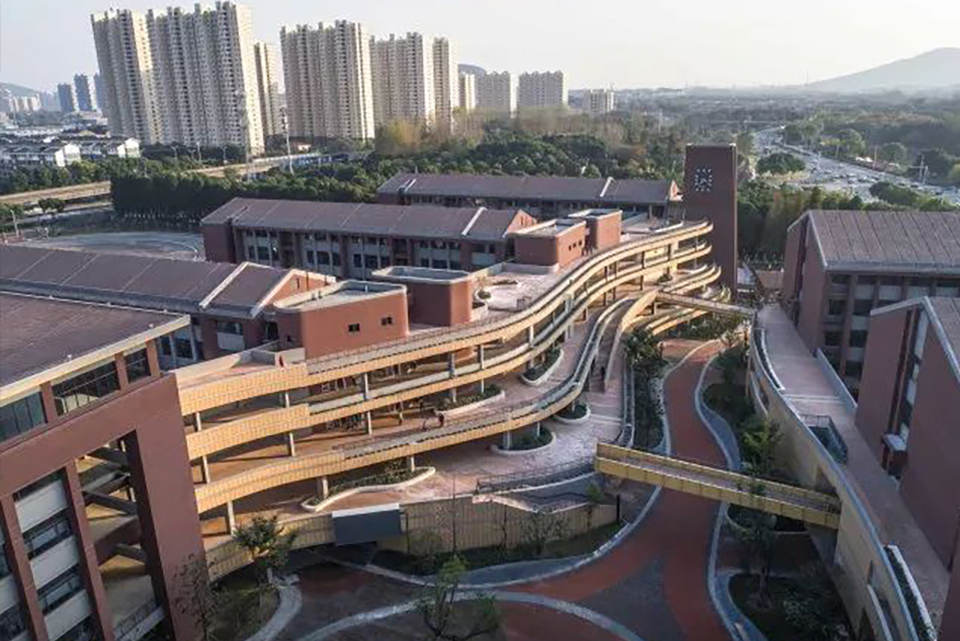 书香翠谷—江阴市第一初级中学