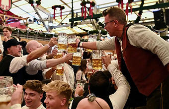 新华财经｜从慕尼黑啤酒节看德国的通胀与韧性