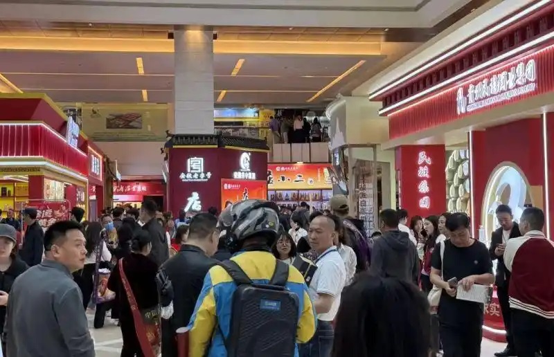 精酿啤酒陷“风味内卷”：巨头降维打击，中小品牌夹缝求生｜春糖风向