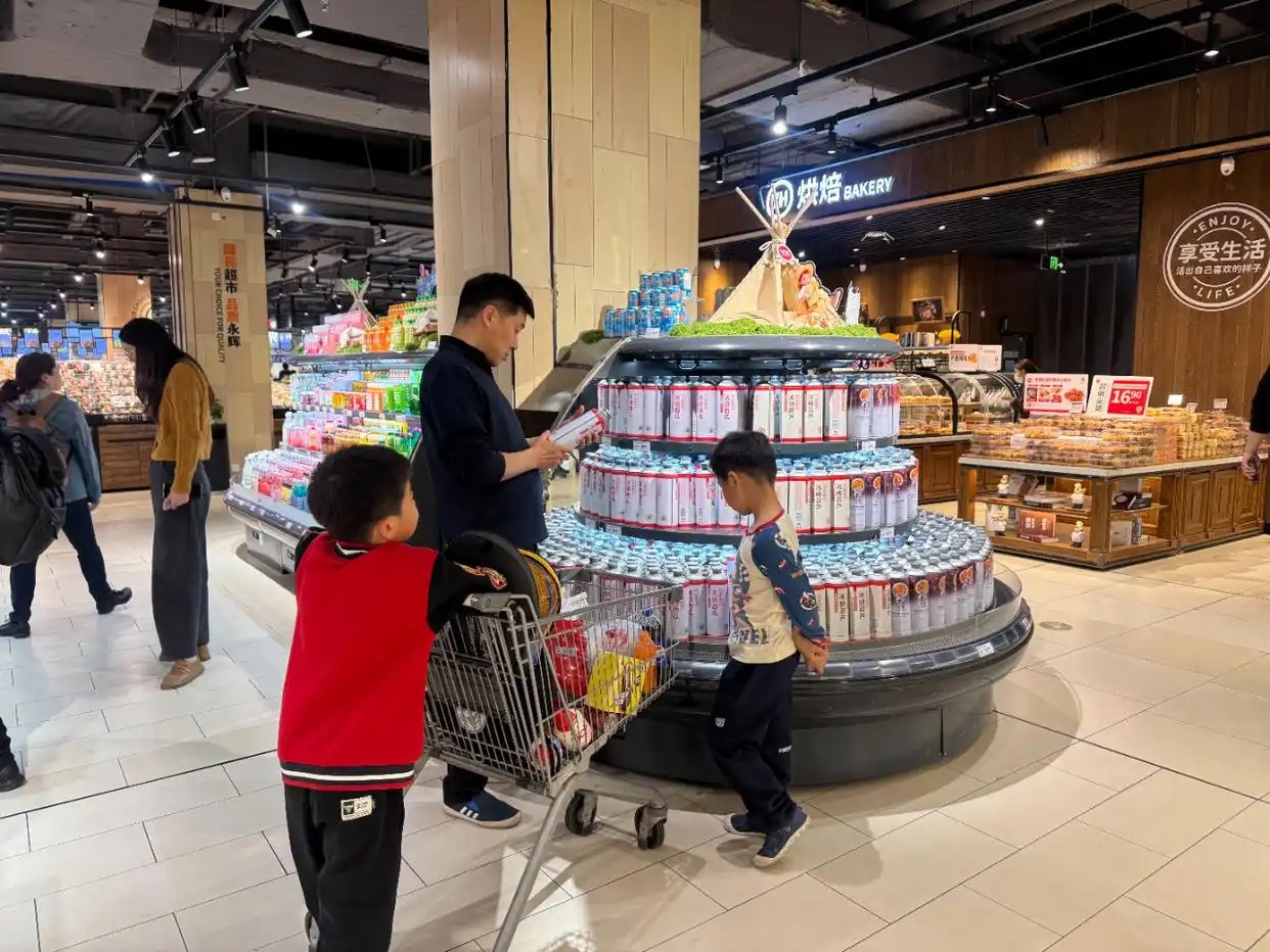 啤酒行业鏖战“超长旺季”：世界杯“撞”上高温，喜力涨价打头阵