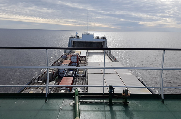 首条汽车运输船