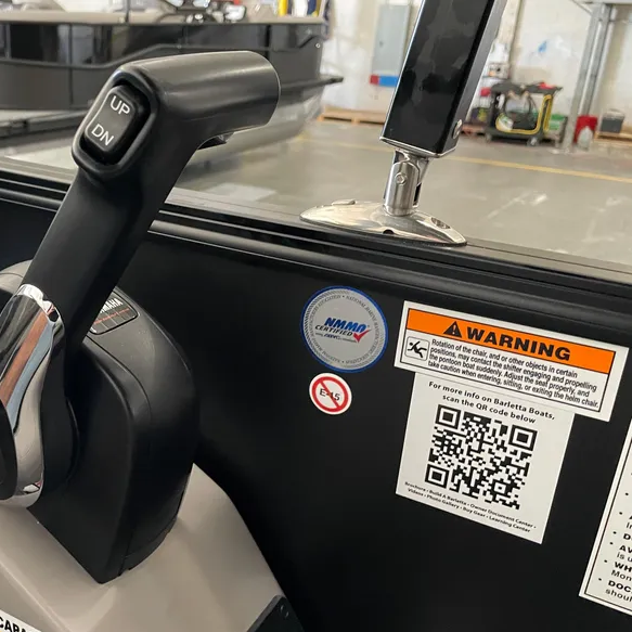 带夹子的快放销总成/铰链支座组件