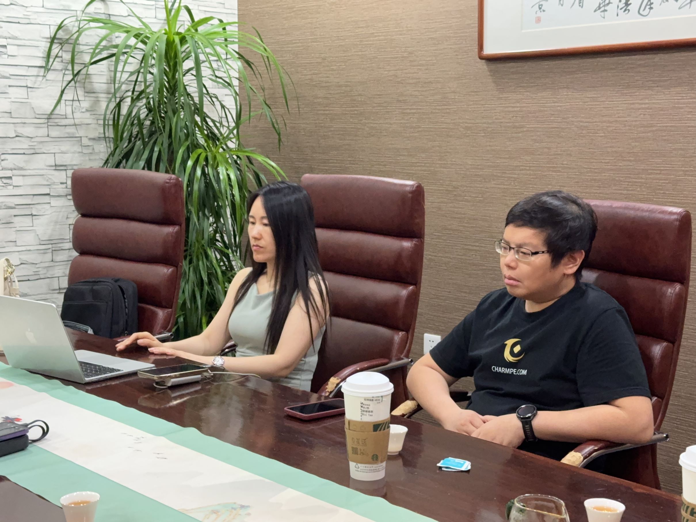 港交所敲锣后，她选择达康资本：肖幸幸的第二次破界