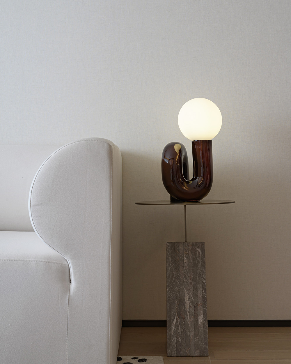 黑白创意造型台灯