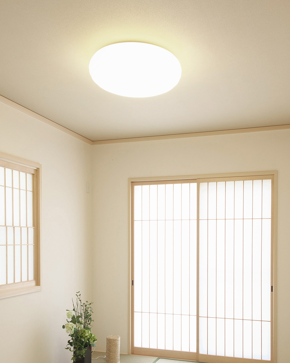 简约时尚吸顶灯