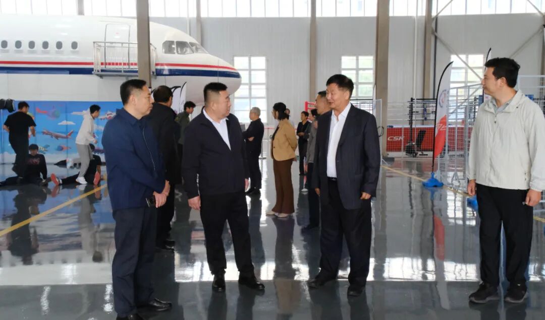 民航河北监管局局长郝权一行莅临我校指导检查工作