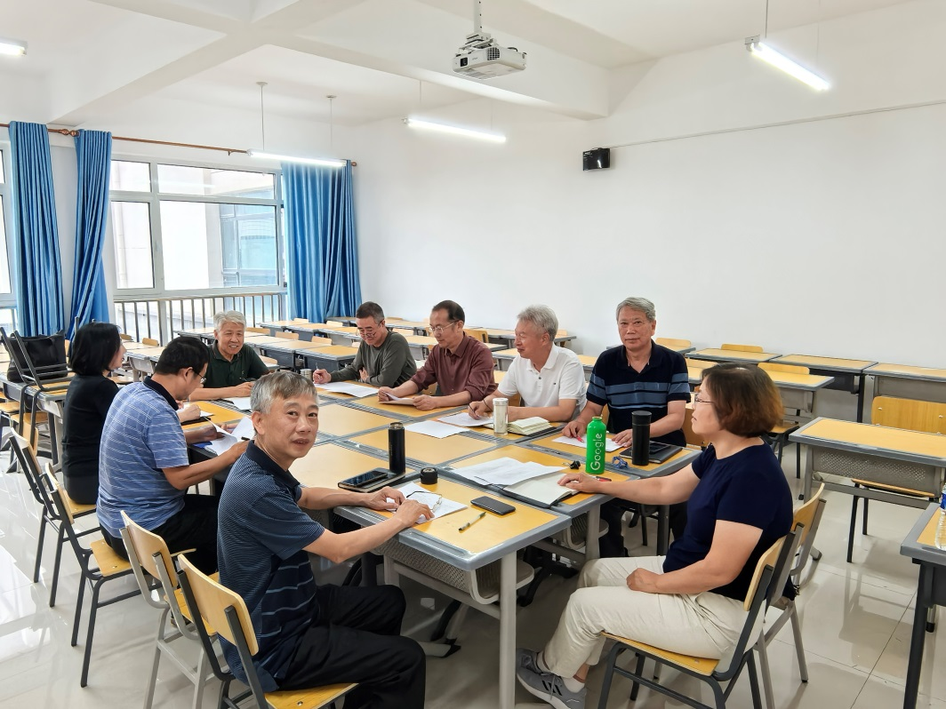 学校新一届教学督导组召开会议部署工作