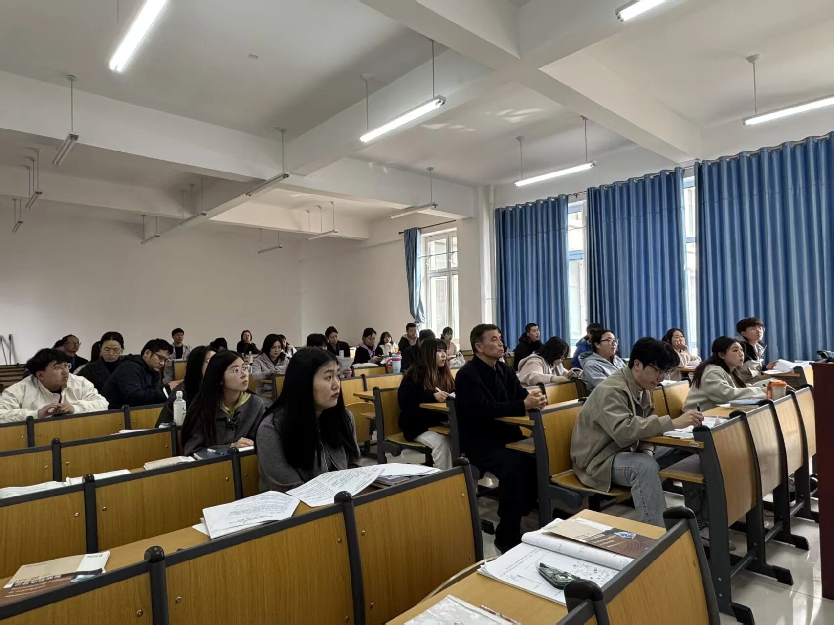 以赛促学强本领 以研促教育新人 —— 我校辅导员理论知识比赛暨学习交流会圆满落幕