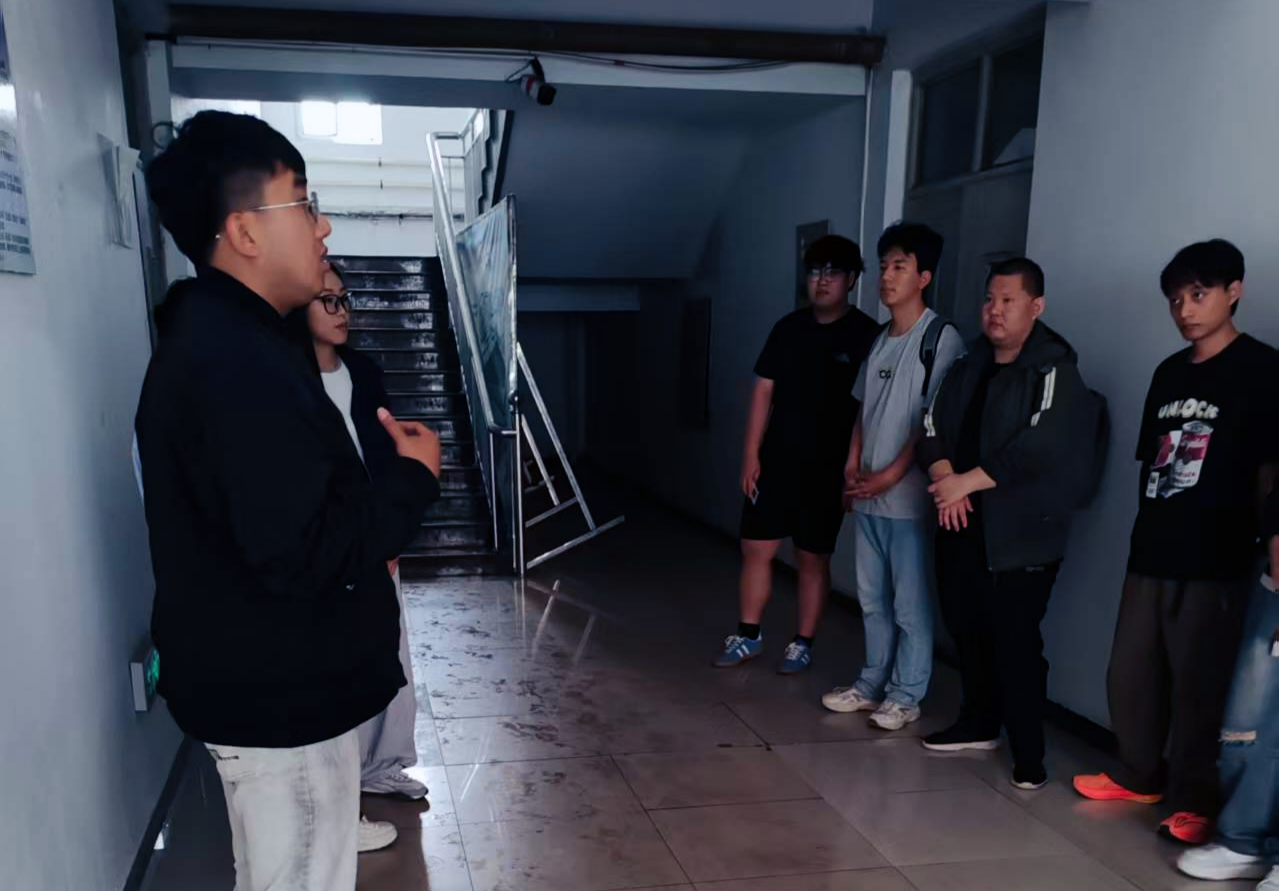 化工食药学院教师护送学生赴岗实践