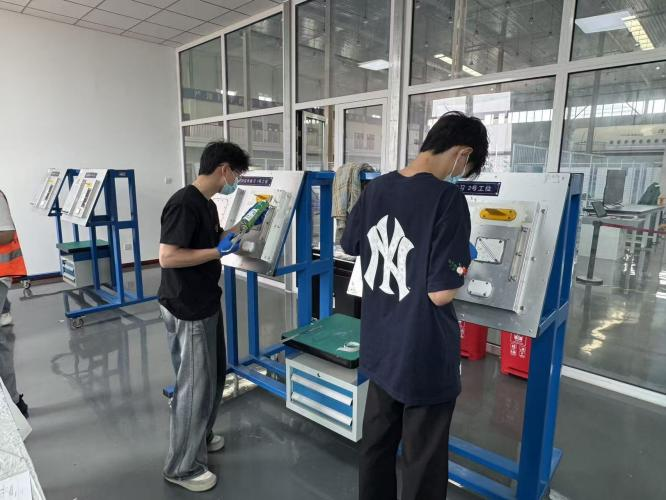 锤炼实操技能，夯实专业根基 —— 航空工程学院电修专业开展螺栓紧固与密封技能班级竞赛