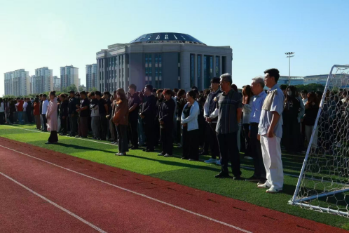 直面挫折敢前行 身怀技能赴山海——航空管理学院举行主题升旗仪式