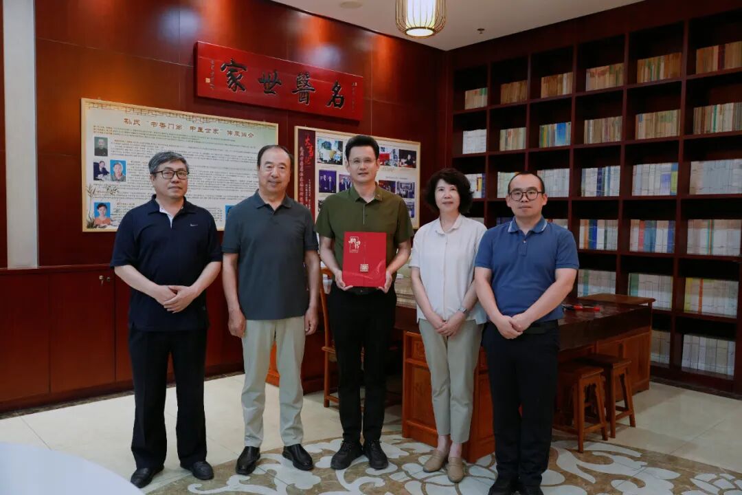 非物质文化遗产传承人给我们当导师！—— 沧州市名中医孙立峰受聘为我校特聘教授