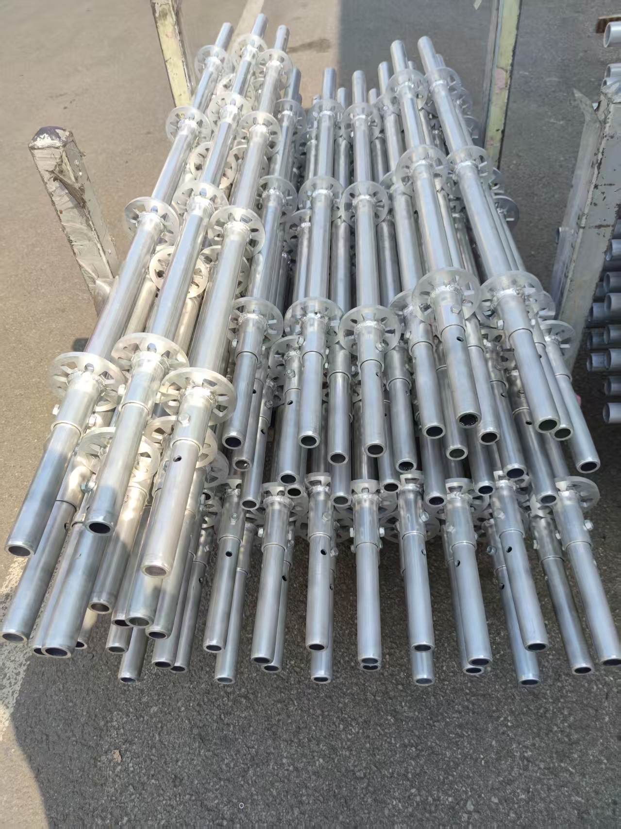 Construction Layher Type Aluminum Ringlock Set or Parts Scaffolding