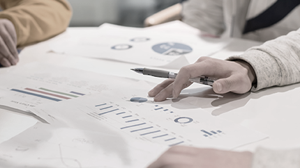  北京华康广告有限责任公司隶属中华医学会，是中华医学会的广告经营法人企业单位；法人兼经理为《中华医学杂志》社有限责任公司副社长刘冰。公司成立于1993年，其前身是中华医学会杂志社广告经营部。主要承担着中华医学会会内系列杂志的广告总代理与经营业务，并承担着中华医学会系列杂志广告经营管理、营销和服务的职能。