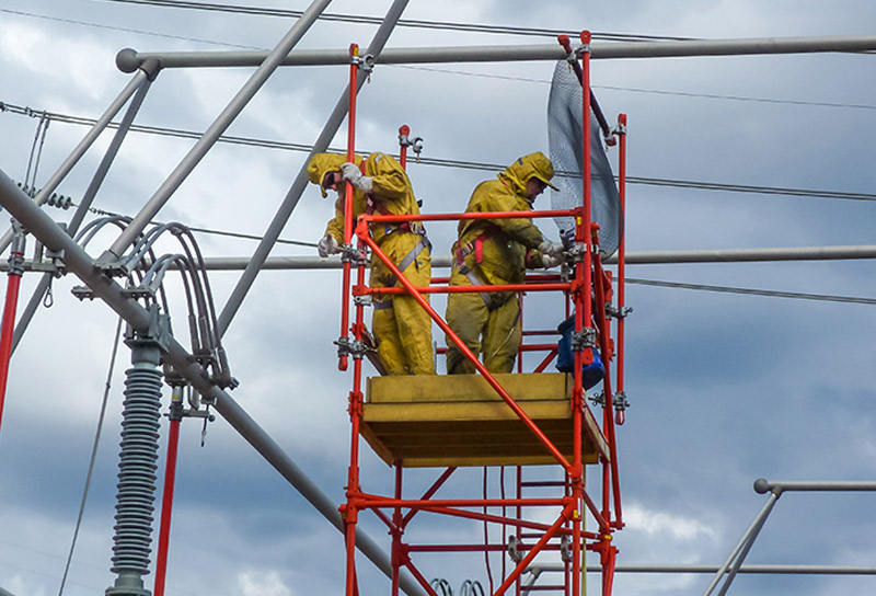 Maintenance of Benxi Yahe 220kV transmission live line project