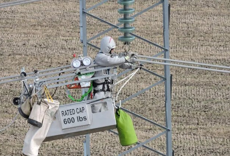 Maintainence live line: Maintenance work on 500kv Live line Dongshan