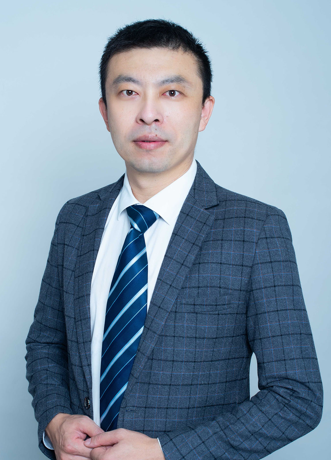 法学学士 刘洋律师