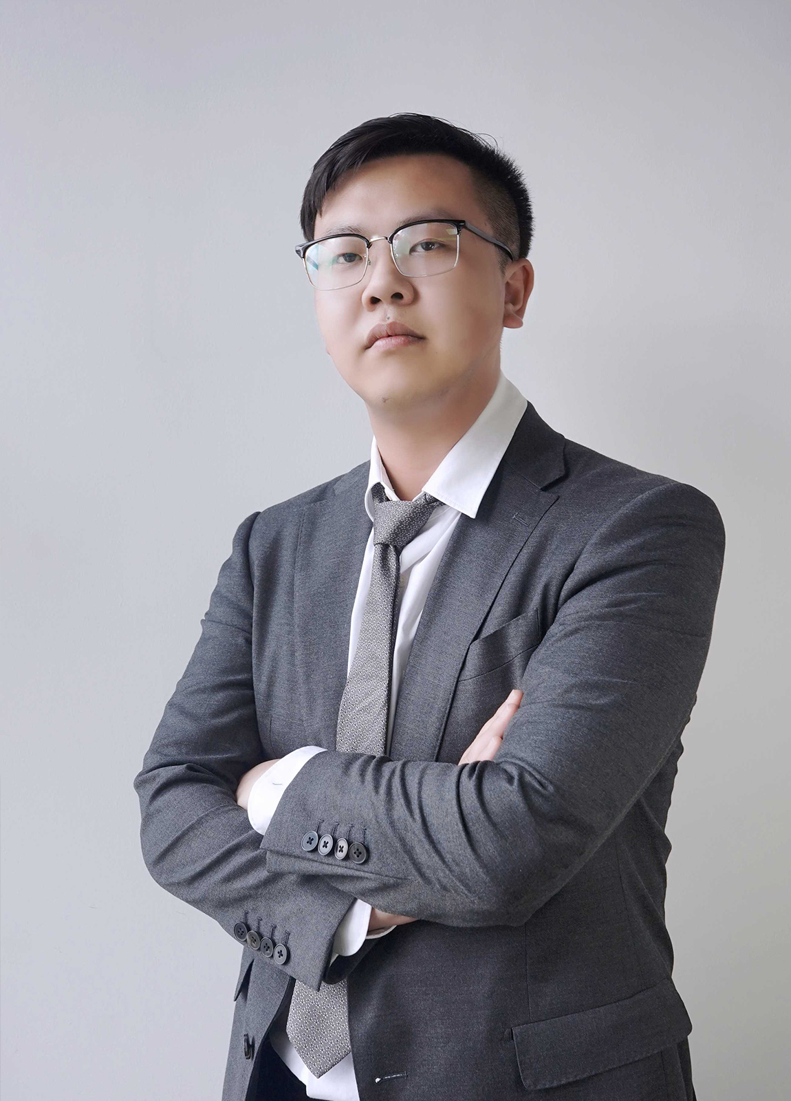 法学学士 关蔚林律师
