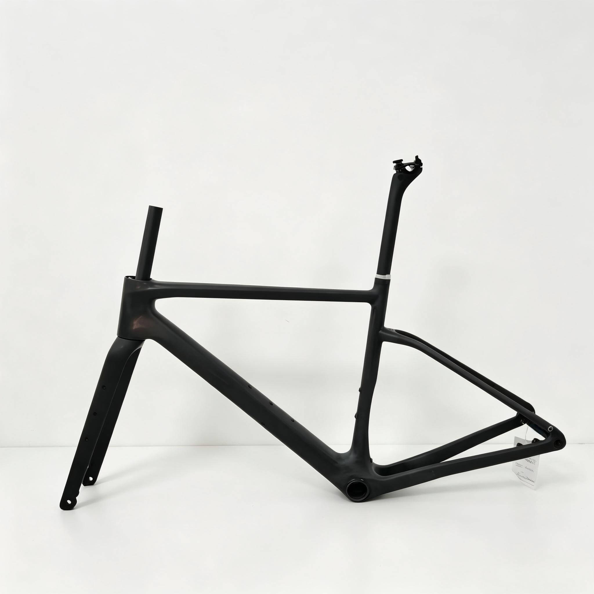 &nbsp;
Frame &nbsp; QR-B04
Processing Customization: Yes
Material: UDM Carbon Fiber
Size: 46/49/51/53/56cm
Color: Matte Black (Custom color available)
Brake System: Disc Brake
Weight:&nbsp;