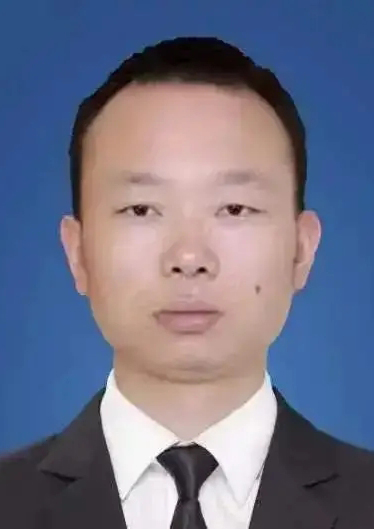 李宁 财务经理