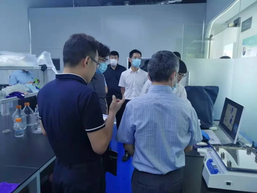 晋江市委常委、科技局领导、北京石墨烯技术研究院联合来访我司