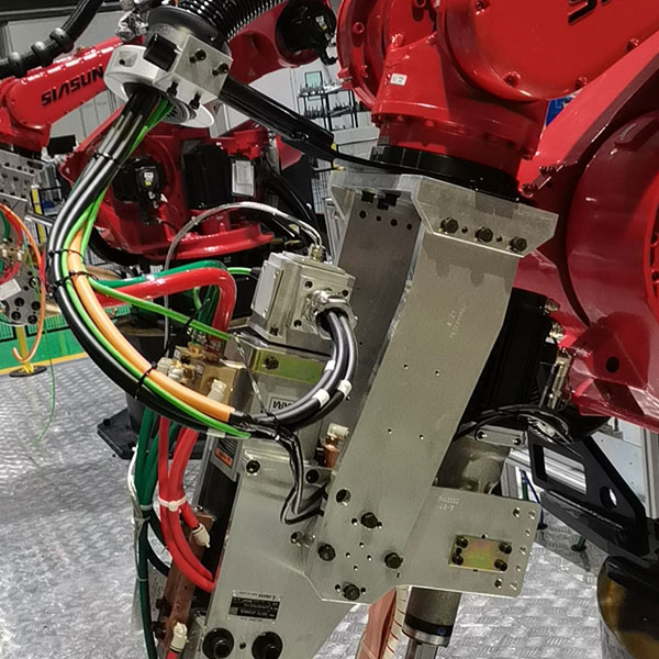 FANUC R2000iC/210F 伺服点焊机器人管线包