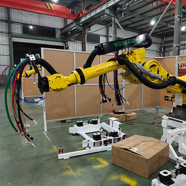 FANUC R2000iC/210F 伺服点焊机器人管线包