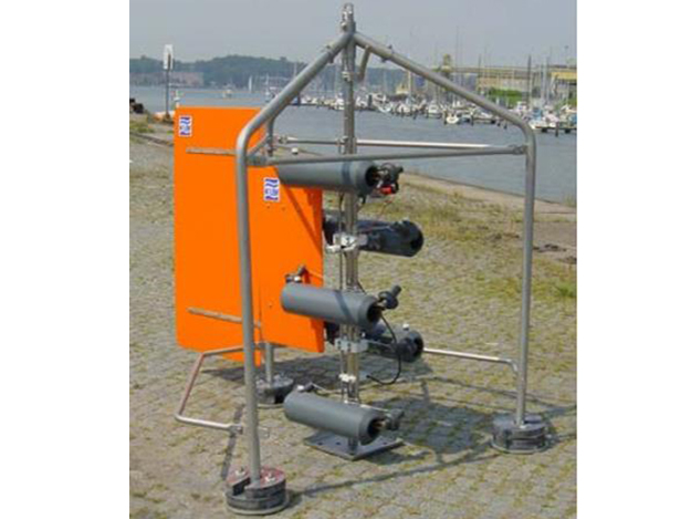 KUM 海底水取样器