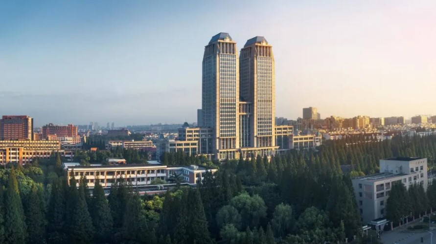 复旦大学携手华为部署全光园区网络，开启“互联网+智慧教育”的时代