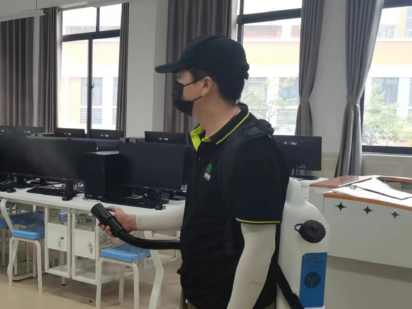 《守护校园，蚊虫消杀》