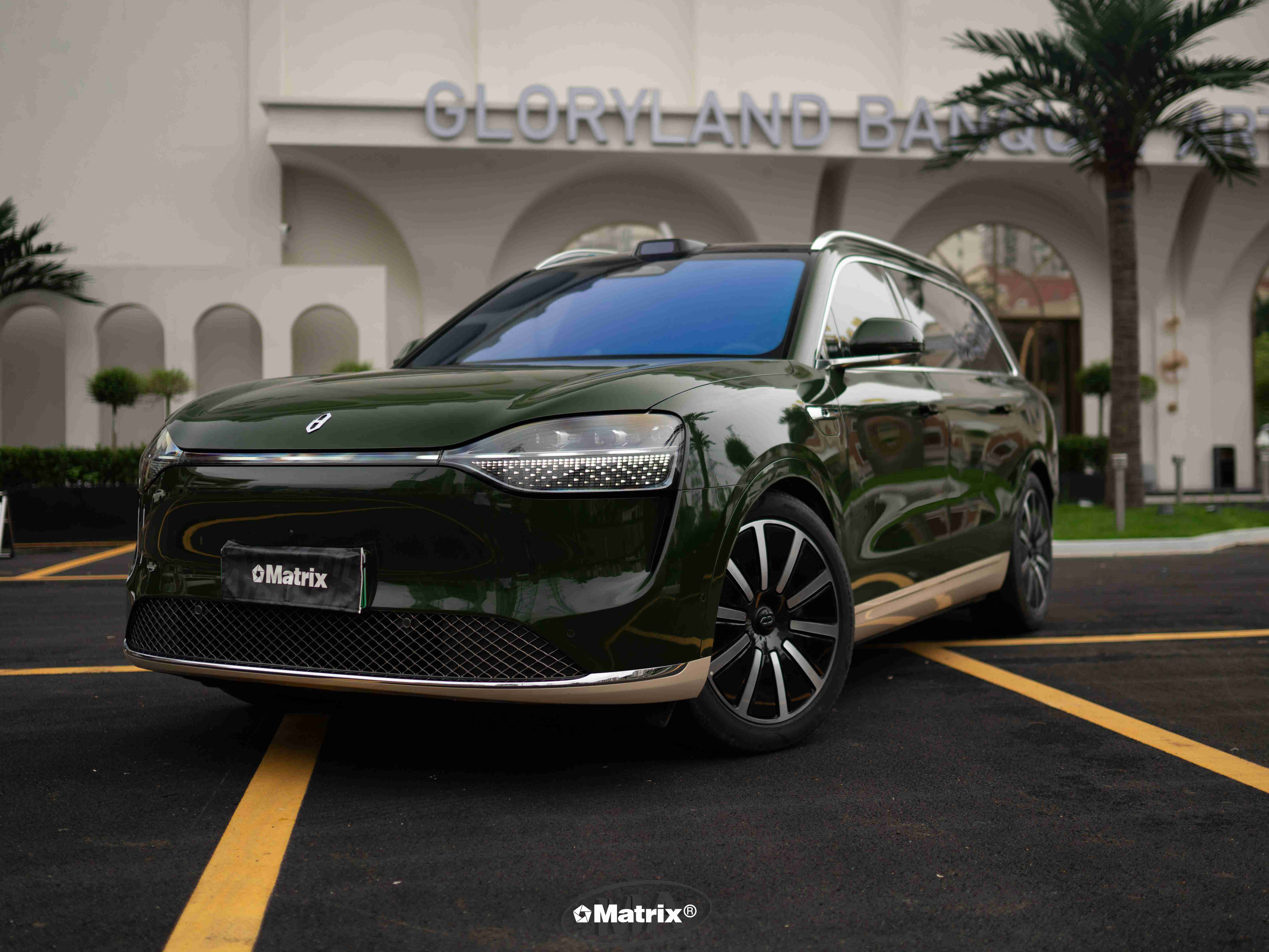 MY237 安德伯格绿 Anderberg Green+MG261 卡其米兰 Khaki Milan 问界M9