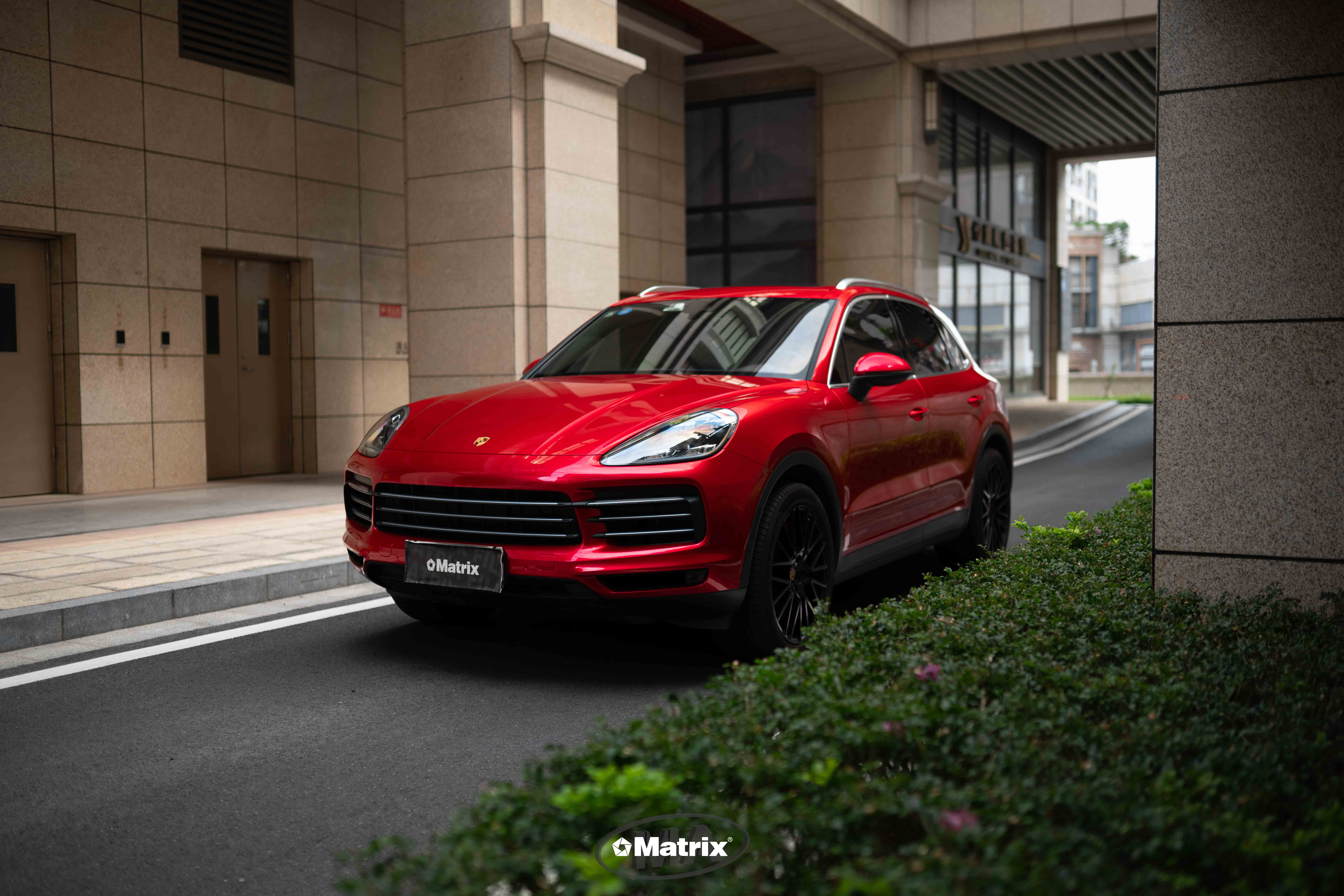 MY129 金属魂动红 Metal Soul Red 保时捷Cayenne