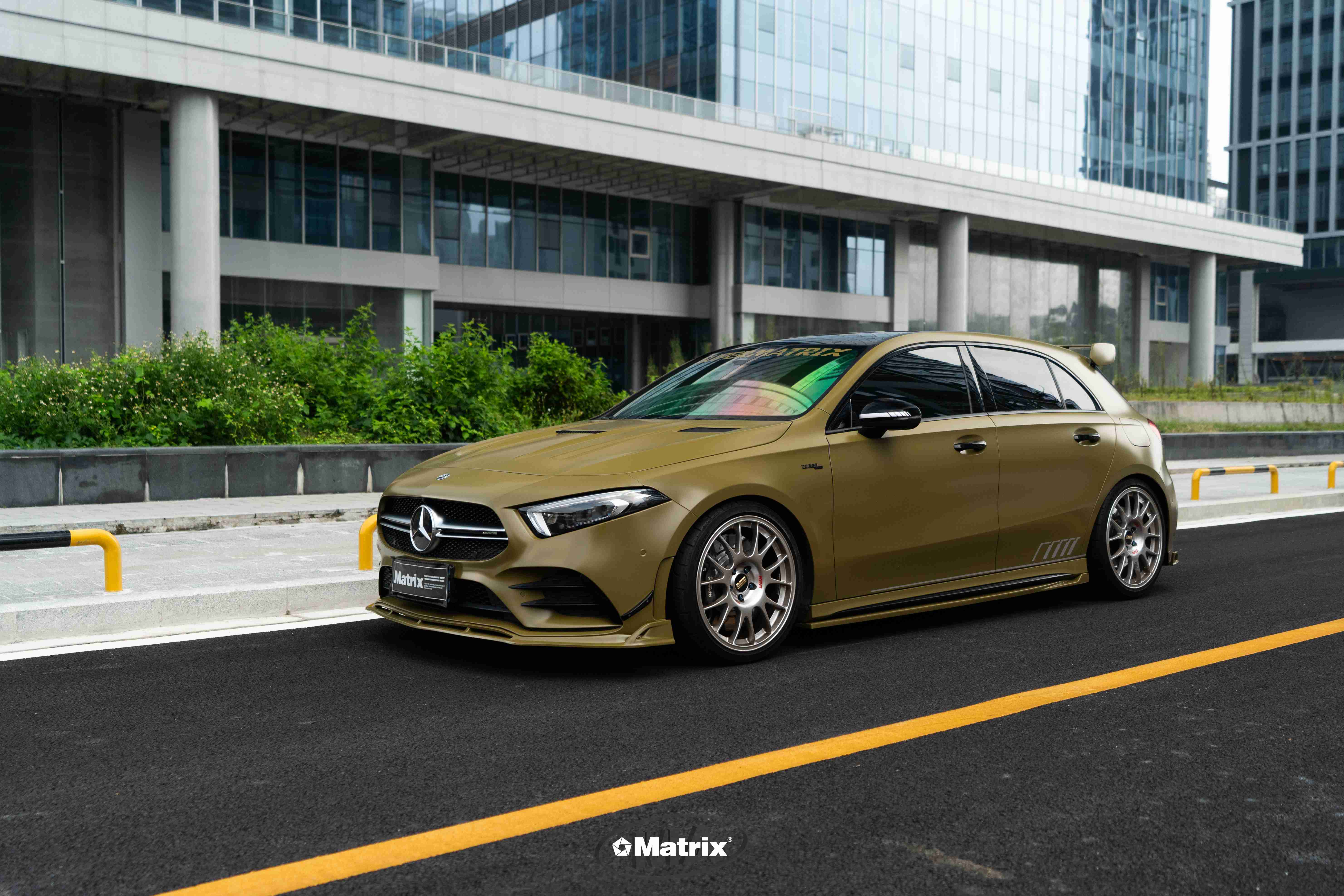 MA538 橄榄绿Neo（哑） Olive Green Neo 奔驰A35